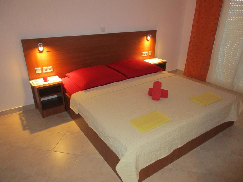 Apartmani Smiljanic Starigrad Paklenica Bagian luar foto